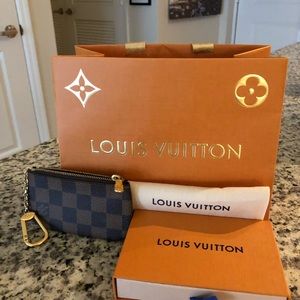 Auth LV Damier zippered key holder and card case